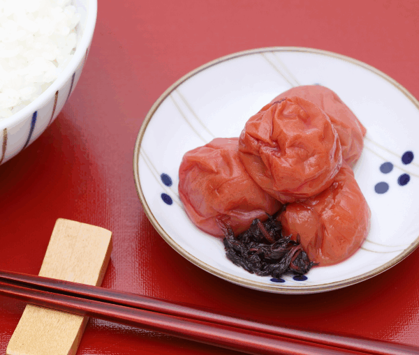 梅干しにしそを入れる理由と梅しそのレシピ・食べ方を公開