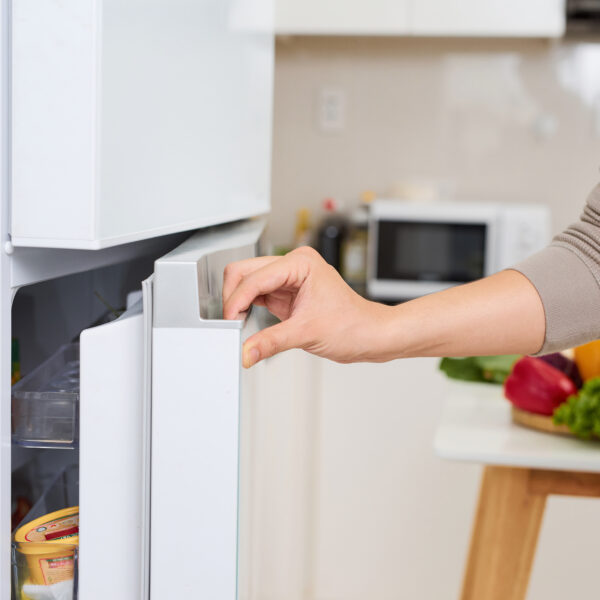 梅酒は冷蔵庫に入れるべき？作る時・保存時の正解と「場所別」のメリット・デメリットを解説